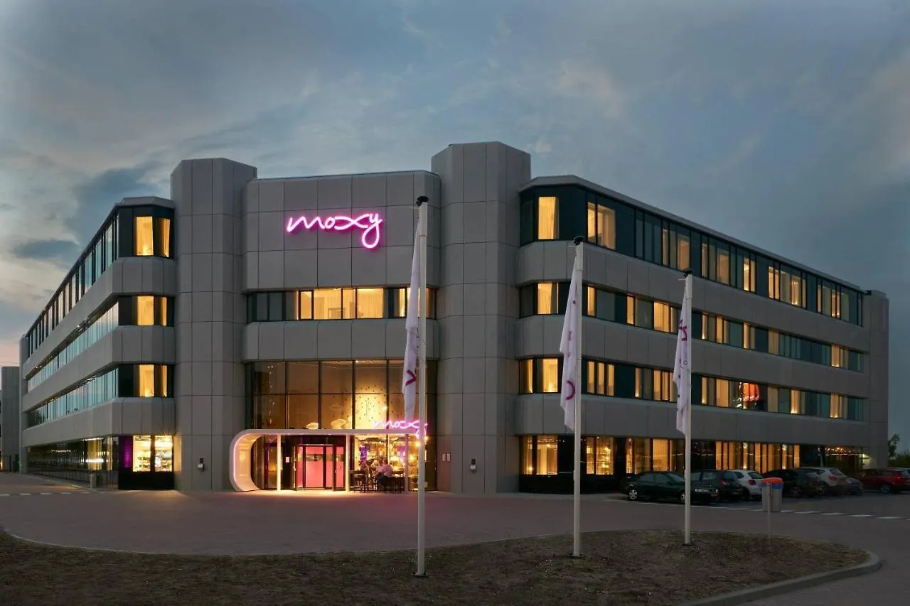 מלון הופדורפ Moxy Amsterdam Schiphol Airport