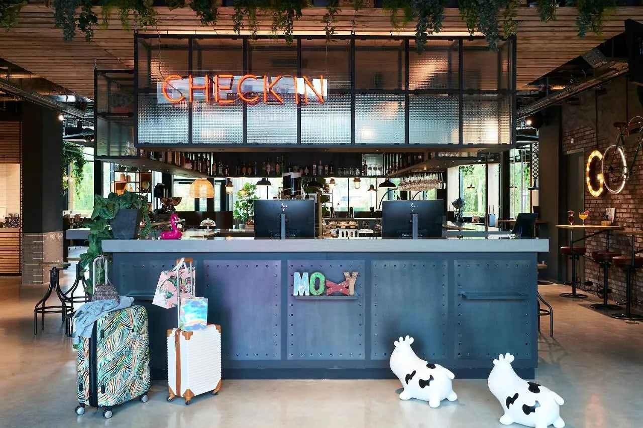 מלון הופדורפ Moxy Amsterdam Schiphol Airport הולנד