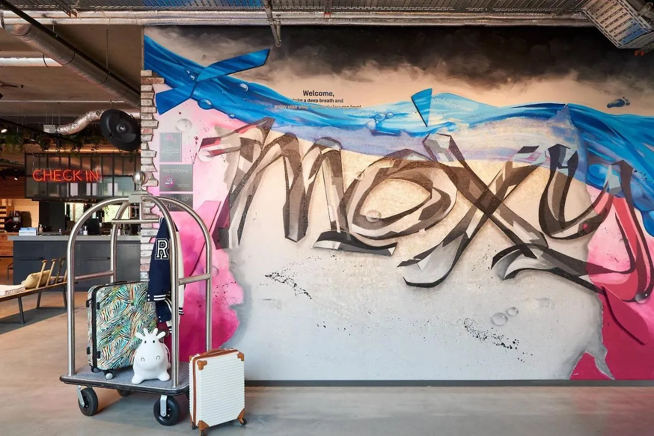 מלון הופדורפ Moxy Amsterdam Schiphol Airport