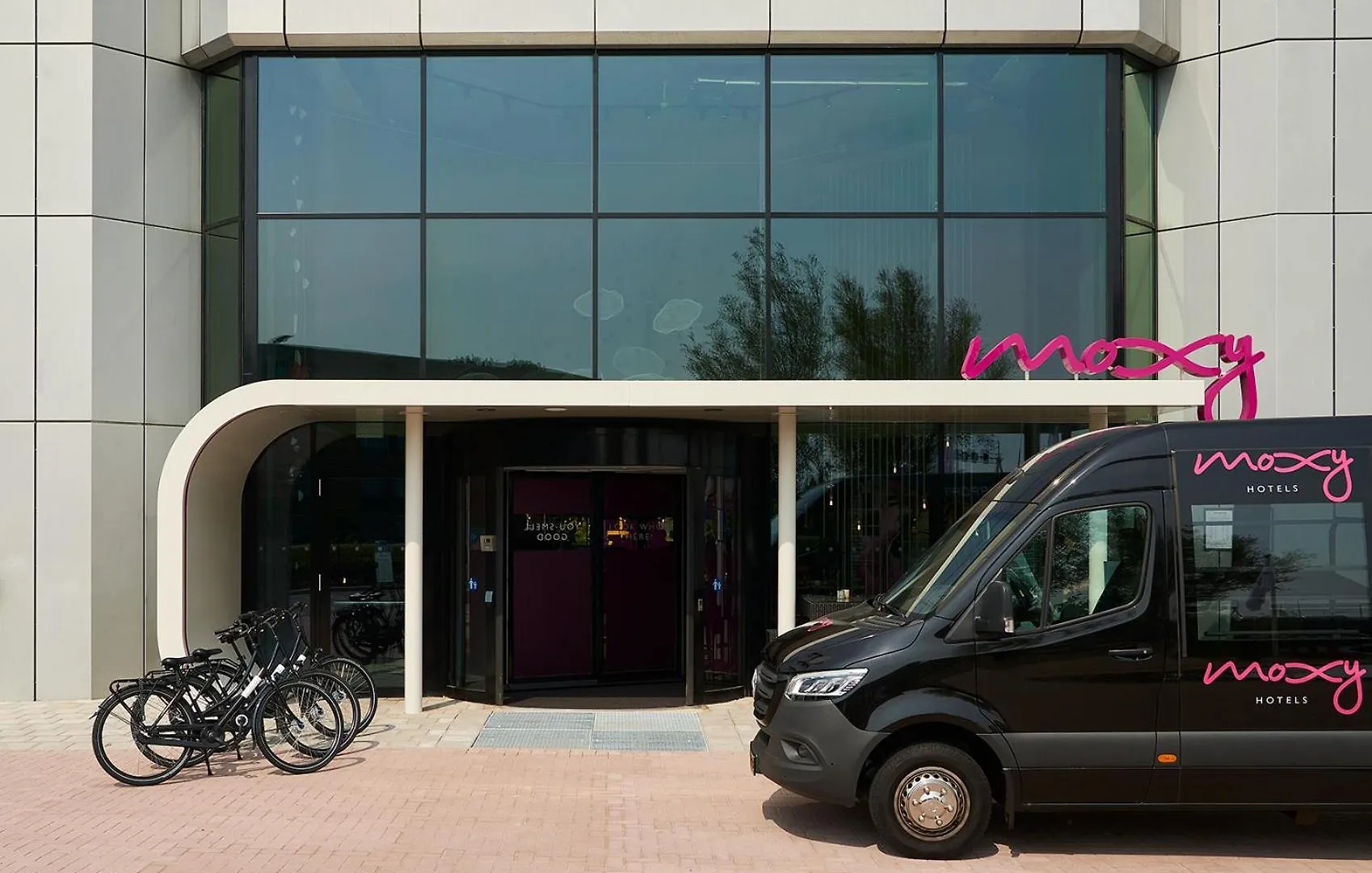 מלון הופדורפ Moxy Amsterdam Schiphol Airport